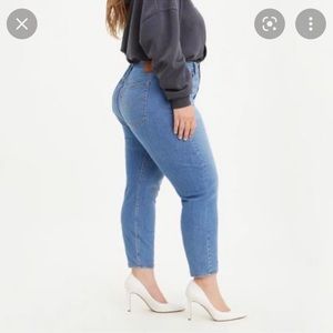 Levi’s Wedgie Fit Jeans